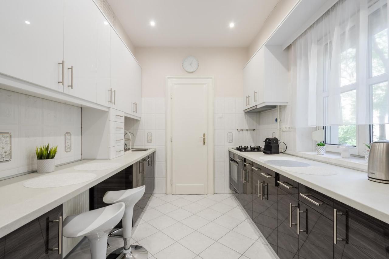 Bpr Ethereal Panoramic Suite With A/C & Balcony Budapest Exteriör bild