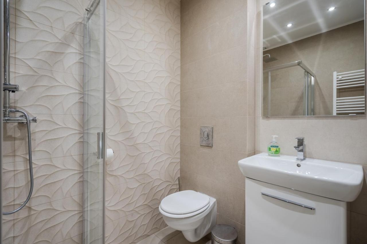 Bpr Ethereal Panoramic Suite With A/C & Balcony Budapest Exteriör bild