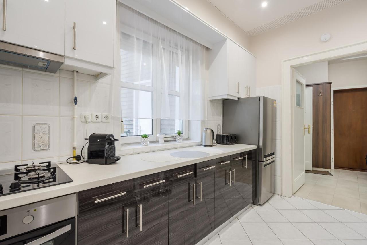 Bpr Ethereal Panoramic Suite With A/C & Balcony Budapest Exteriör bild