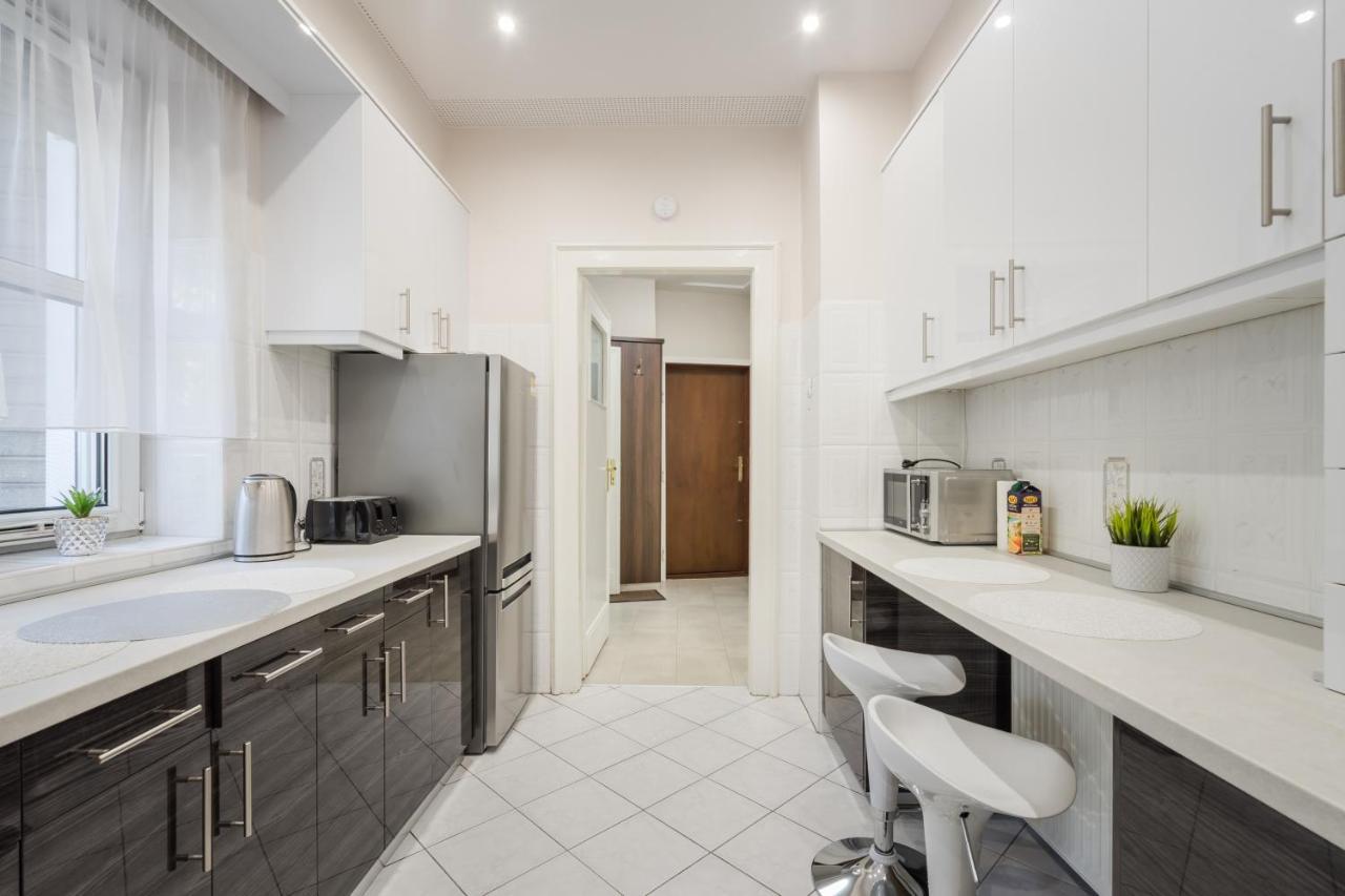 Bpr Ethereal Panoramic Suite With A/C & Balcony Budapest Exteriör bild