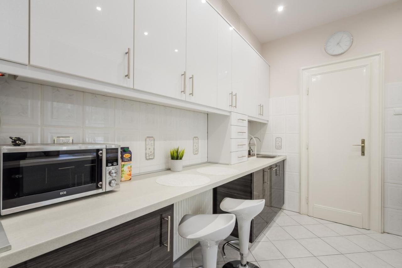 Bpr Ethereal Panoramic Suite With A/C & Balcony Budapest Exteriör bild