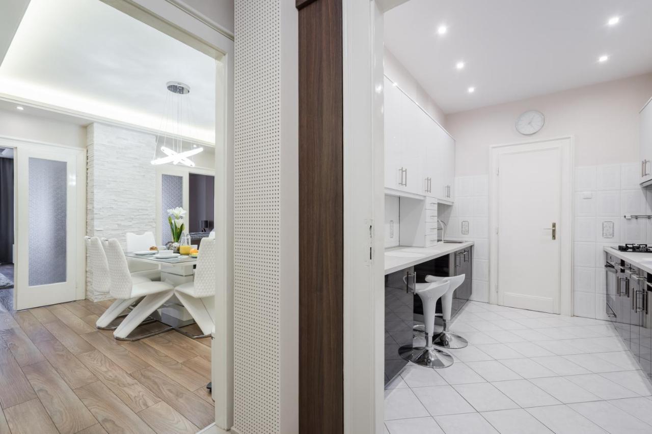 Bpr Ethereal Panoramic Suite With A/C & Balcony Budapest Exteriör bild